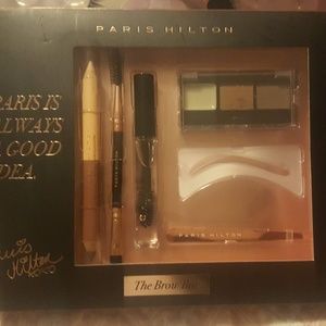 Paris Hilton Eyebrow kit